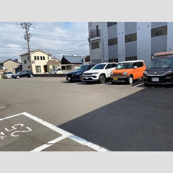 駐車場 (駐車場)