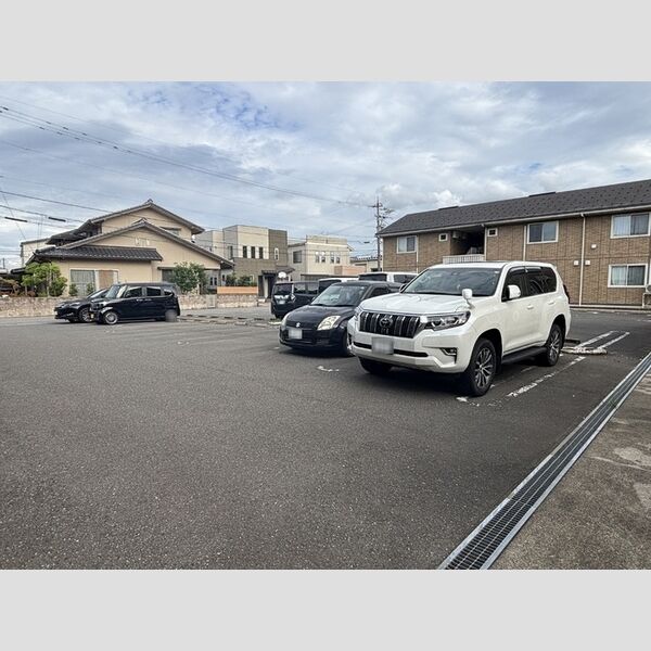 駐車場 (駐車場)