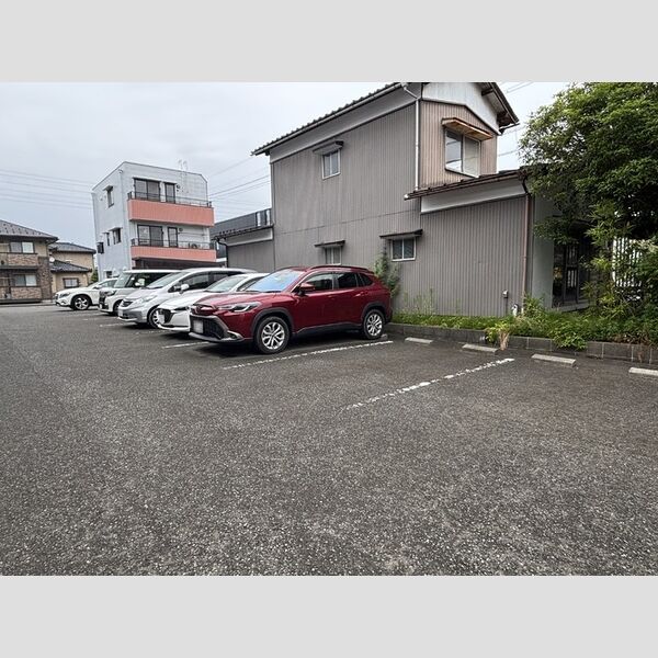 駐車場 (駐車場)