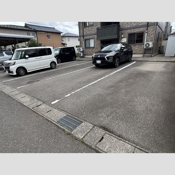 駐車場 (駐車場)