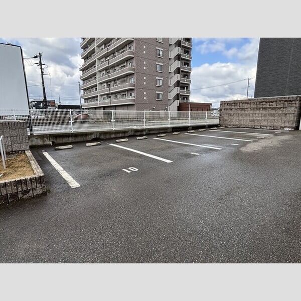 駐車場 (駐車場)