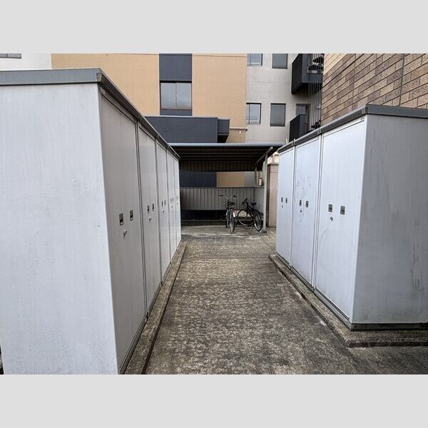 現地周辺 (室外物置)