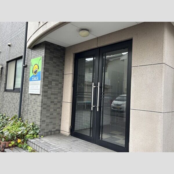 エントランス (エントランス)