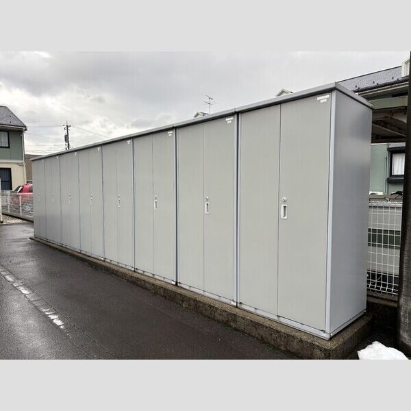 現地周辺 (室外物置)