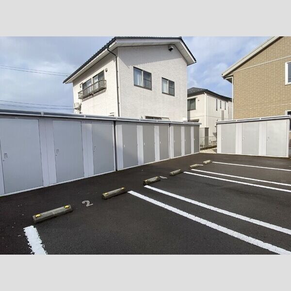 現地周辺 (室外物置)