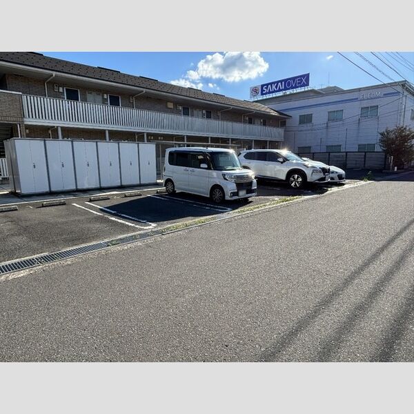 駐車場 (駐車場)