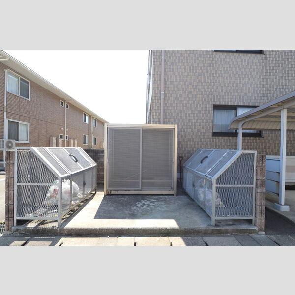 現地周辺 (ゴミステーション)