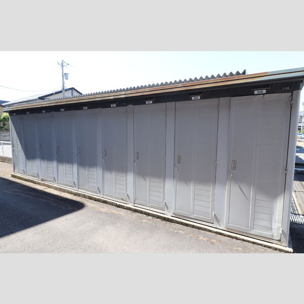 現地周辺 (室外物置)