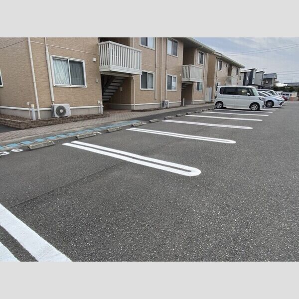 駐車場 (駐車場)