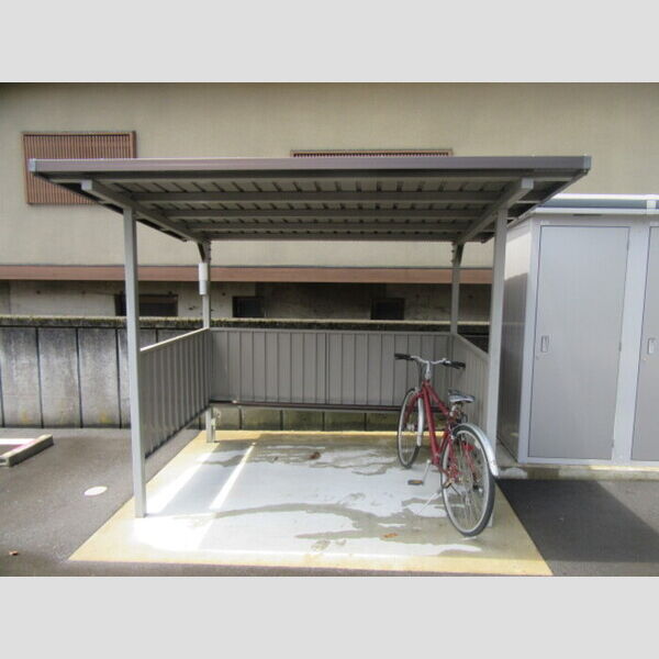 現地周辺 (駐輪場)