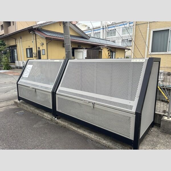 現地周辺 (ゴミステーション)