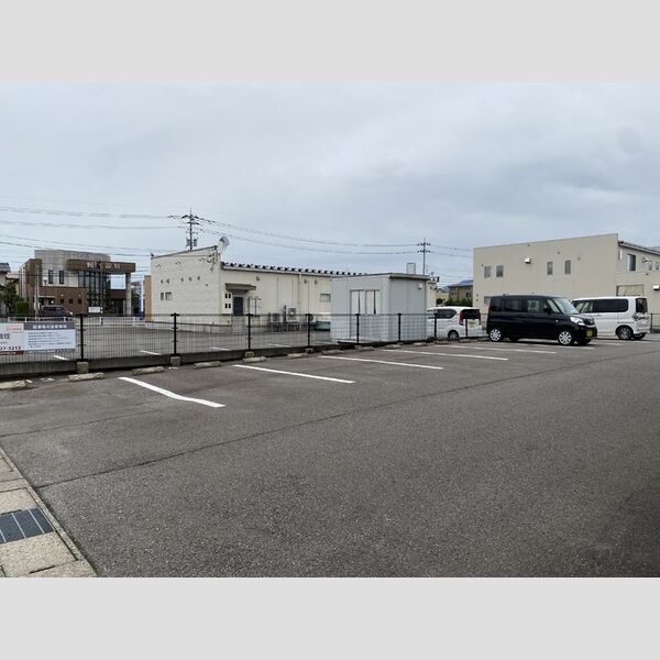 駐車場 (駐車場)
