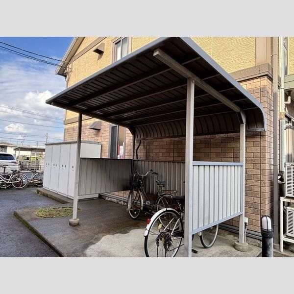 現地周辺 (駐輪場)