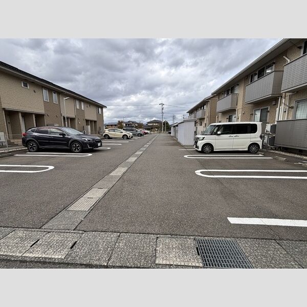 駐車場 (駐車場)