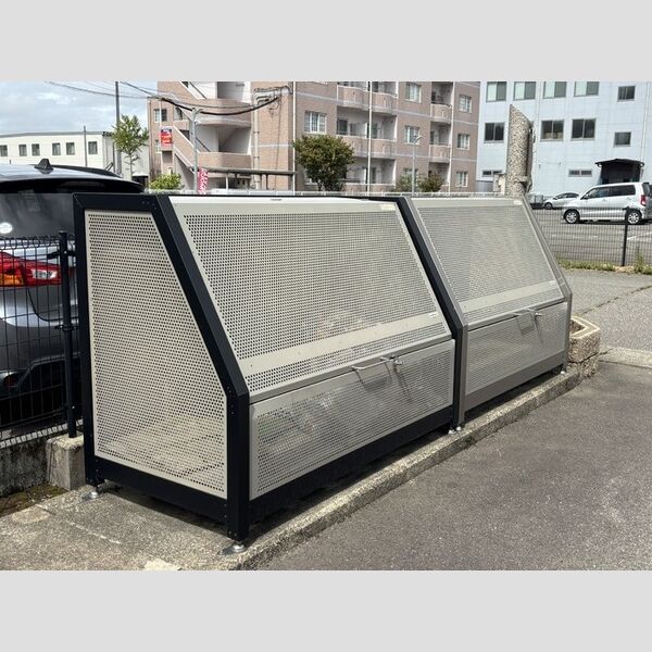 現地周辺 (ゴミステーション)