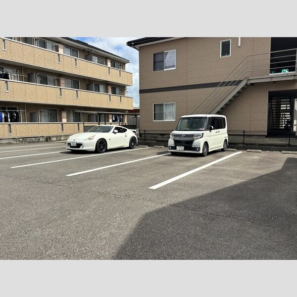 駐車場 (駐車場)