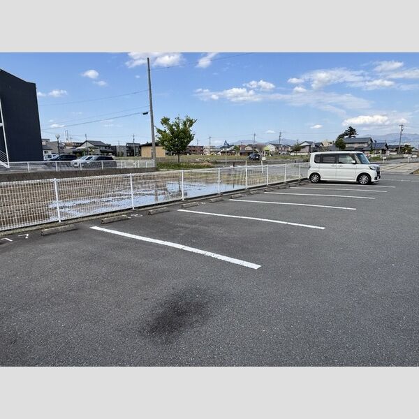 駐車場 (駐車場)