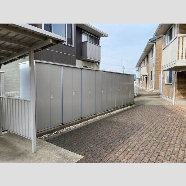 現地周辺 (室外物置)