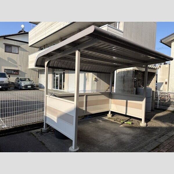 現地周辺 (駐輪場)