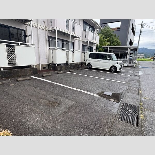 駐車場 (駐車場)