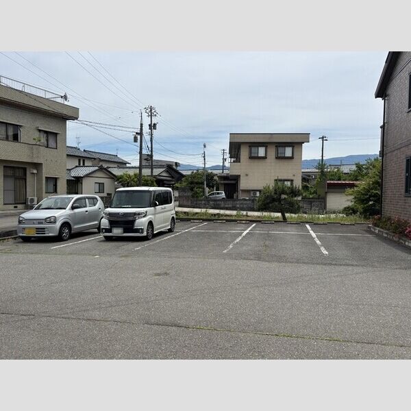 駐車場 (駐車場)