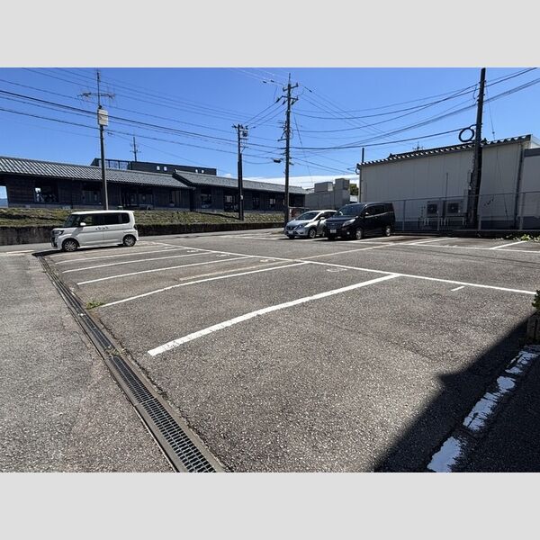 駐車場 (駐車場)