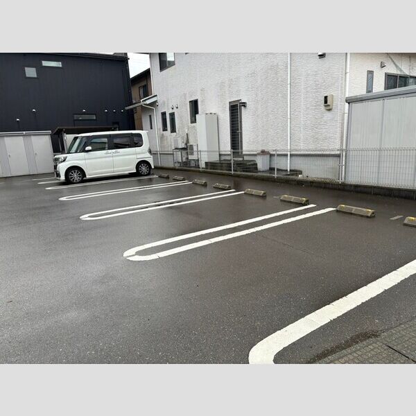 駐車場 (駐車場)