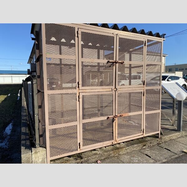 現地周辺 (ゴミステーション)