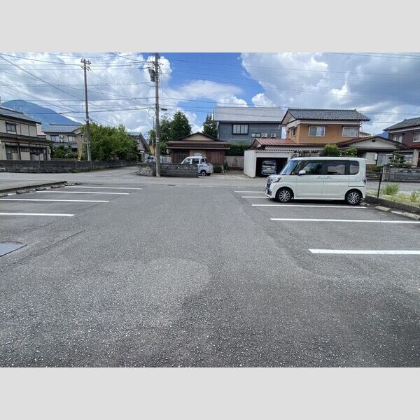 駐車場 (駐車場)