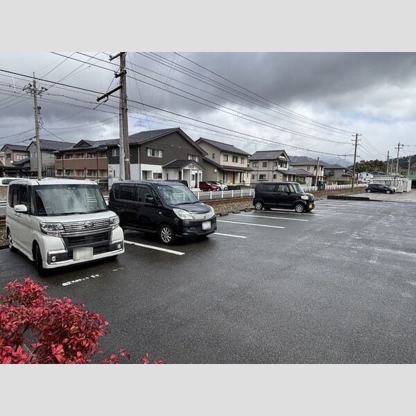 駐車場 (駐車場)