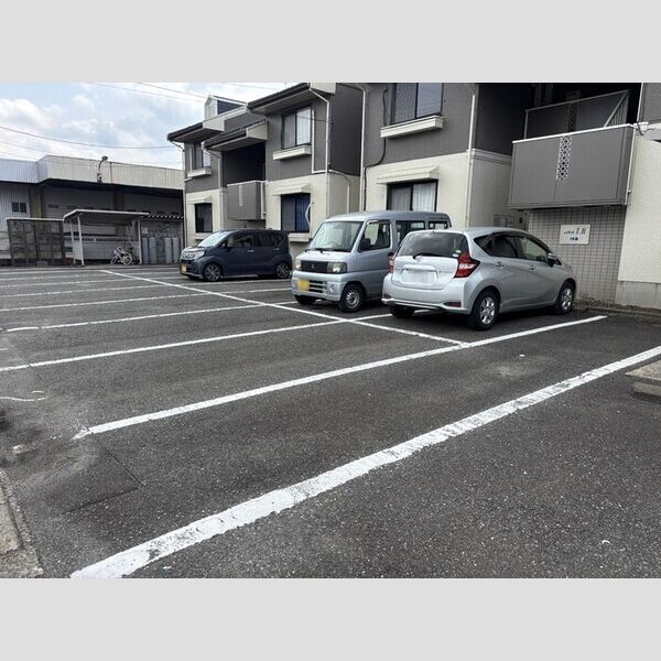 駐車場 (駐車場)