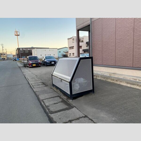 現地周辺 (ゴミステーション)