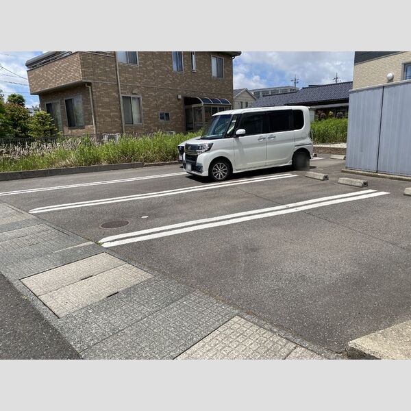 駐車場 (駐車場)