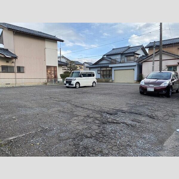 駐車場 (駐車場)