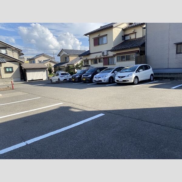 駐車場 (駐車場)