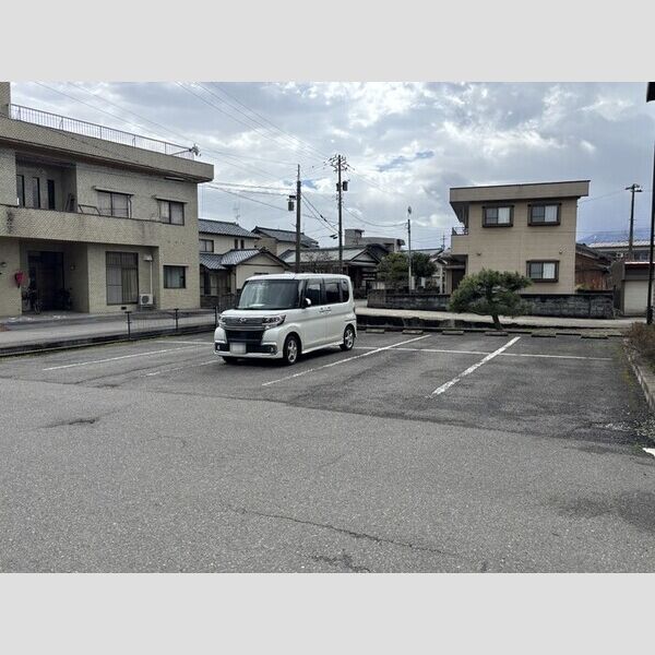 駐車場 (駐車場)