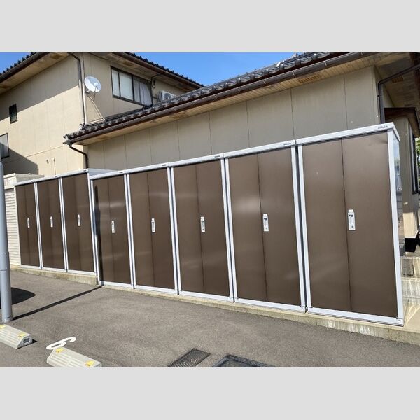 現地周辺 (室外物置)