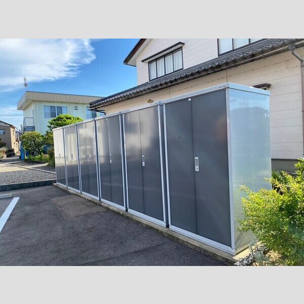 現地周辺 (室外物置)