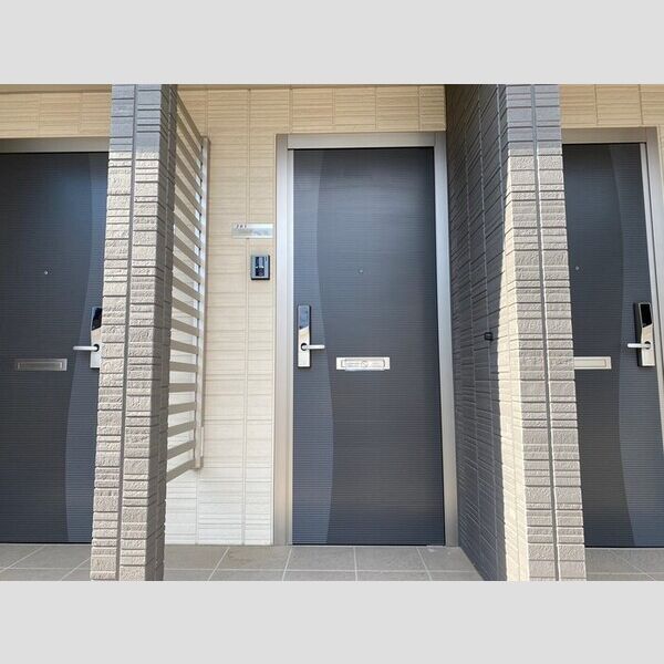 エントランス (玄関ドア)