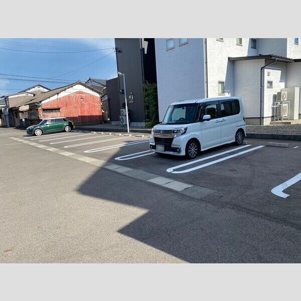 駐車場 (駐車場)