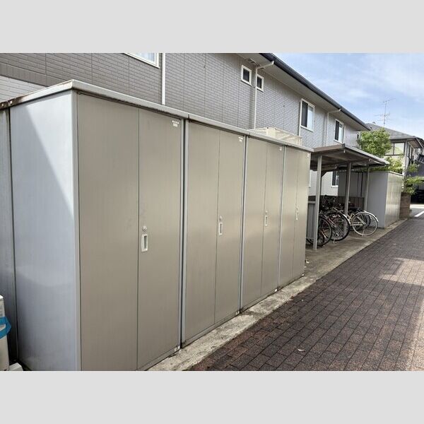 現地周辺 (室外物置)