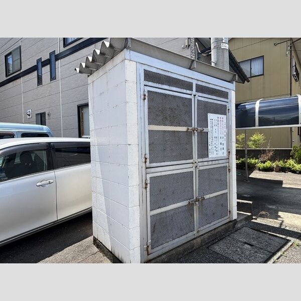 現地周辺 (ゴミステーション)