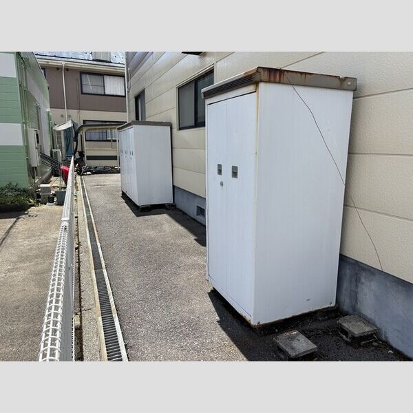 現地周辺 (室外物置)