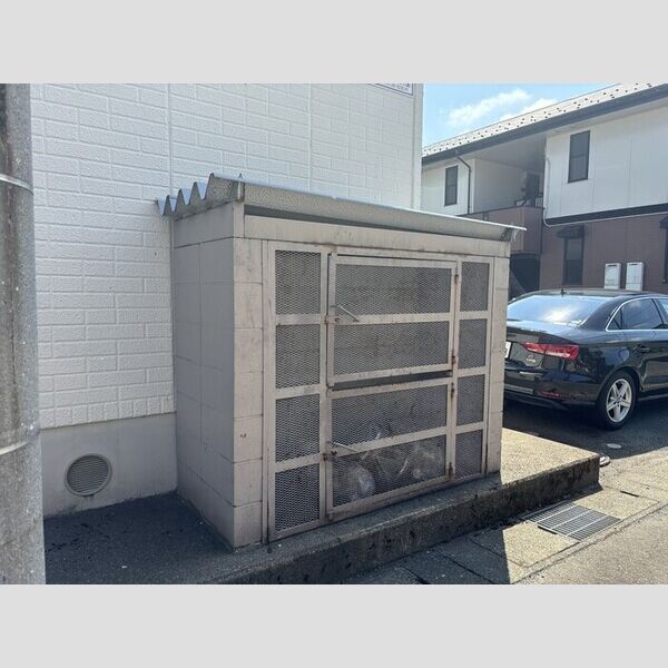 現地周辺 (ゴミステーション)