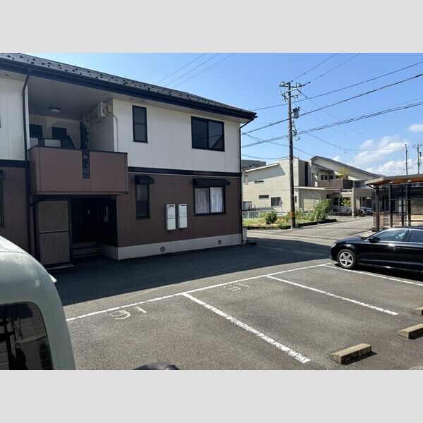 現地周辺 (駐車場)