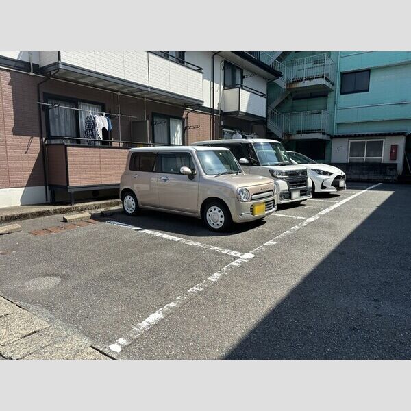 駐車場 (駐車場)