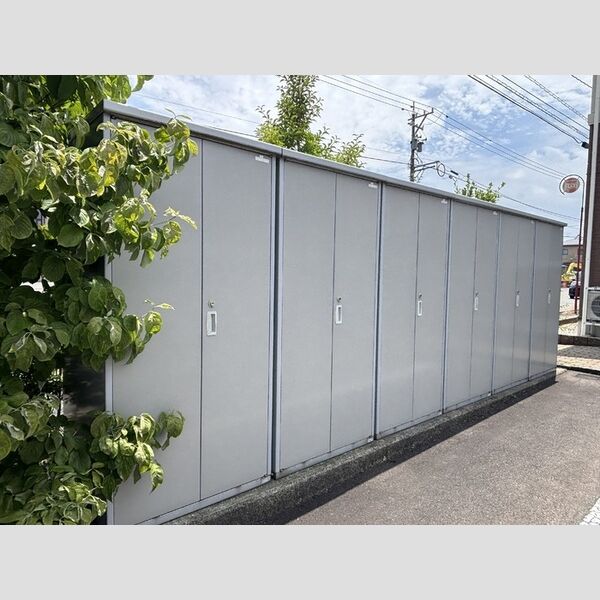 現地周辺 (室外物置)