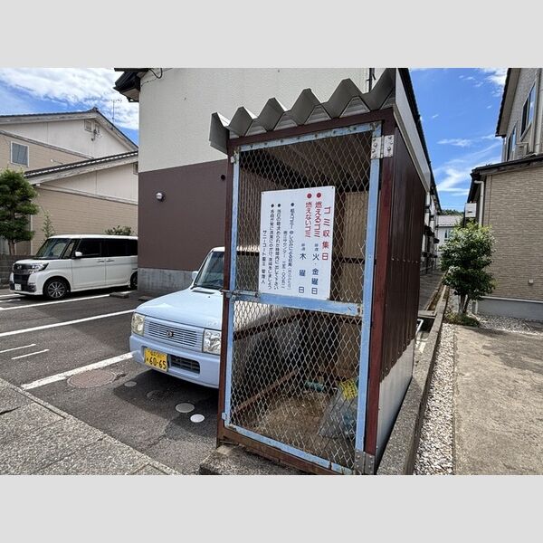 現地周辺 (ゴミステーション)