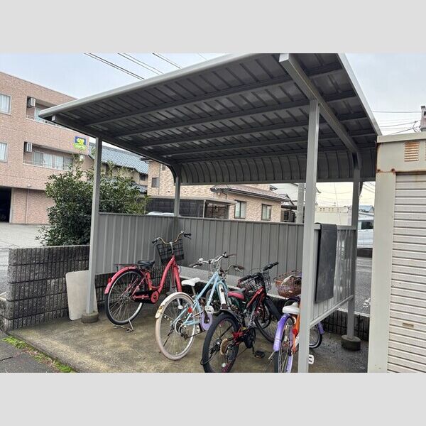 現地周辺 (駐車場)