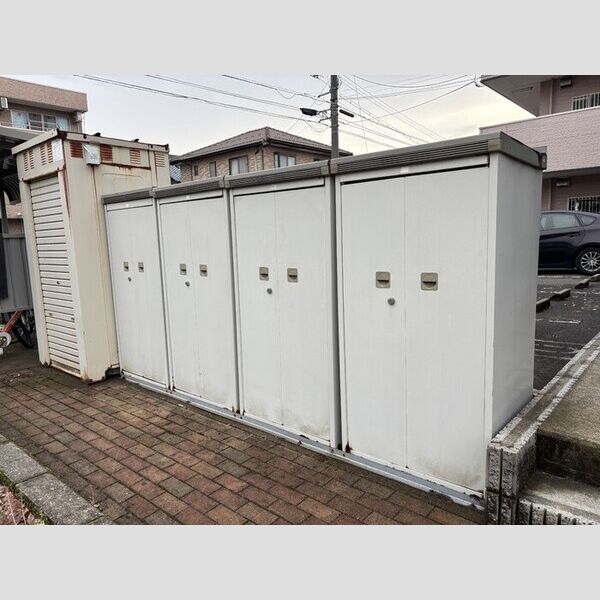 現地周辺 (室外物置)